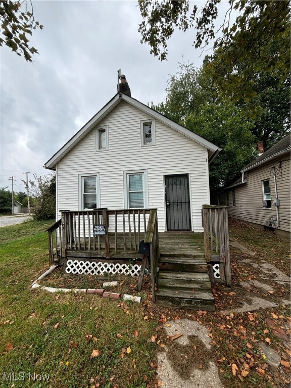 32nd St, Cleveland, OH 44109