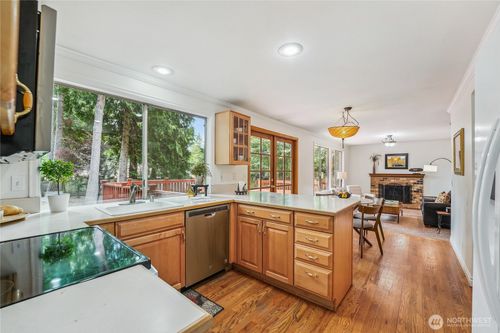 20702 Ne 42nd Pl, Sammamish, WA, 98074-9353 | Card Image
