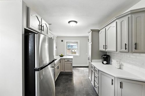 3021 E Vogel Avenue, Cudahy, WI, 53110 | Card Image