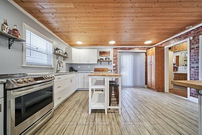 4384 Boundary Rd, Home with 3 bedrooms, 2 bathrooms and 20 parking in Pontypool ON | Image 6