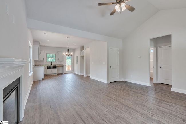 113 N Spencer St, House other with 2 bedrooms, 2 bathrooms and null parking in Duncan SC | Image 4