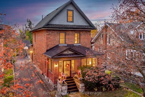 27 Francis St, Lindsay, ON, K9V3R8 | Card Image