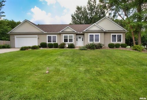 4 N Meadowbrook Dr, Geneseo, IL, 61254-9210 | Card Image