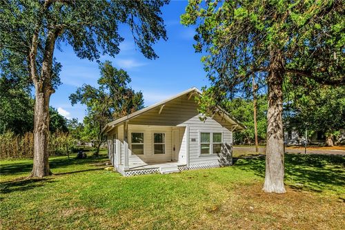 1117 Sycamore St, Navasota, TX, 77868-2525 | Card Image