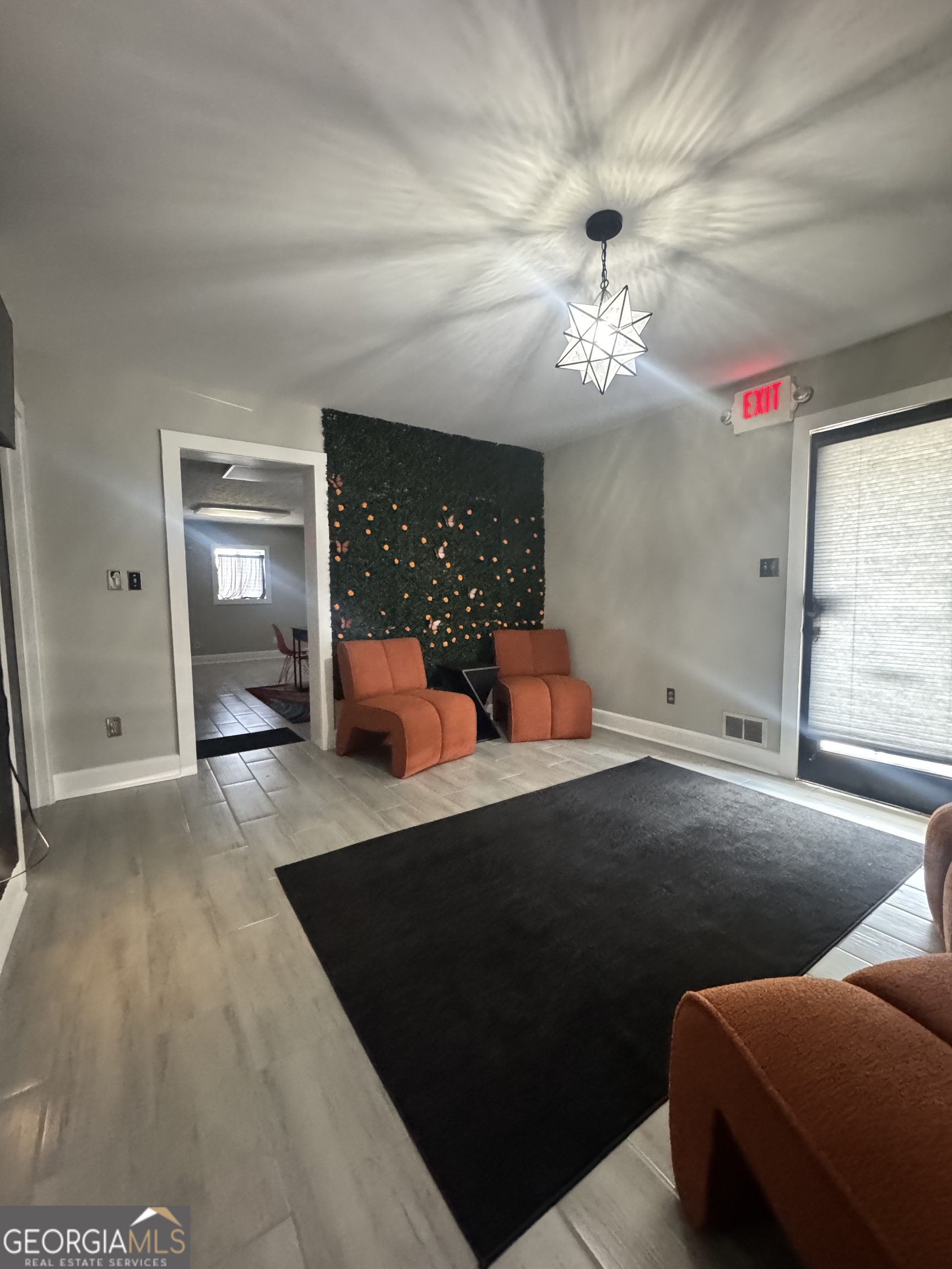Commercial Lease in Riverdale 3