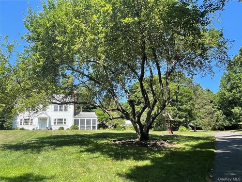 6 Beech Hill Rd, Lloyd Harbor, NY, 11743-1050 | Card Image