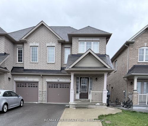 71 Lanark Circle E, Brampton, ON, L6X5L3 | Card Image