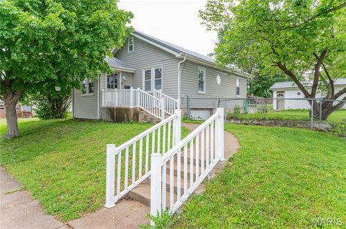 206 S Walnut St, Owensville, MO, 65066-1327 | Card Image