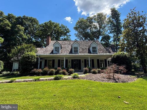 1123 Laurelwood Dr, MCLEAN, VA, 22102-1518 | Card Image