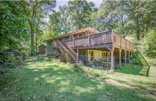 1 Stonewall Dr, Hamburg, NJ, 07419-2015 | Card Image