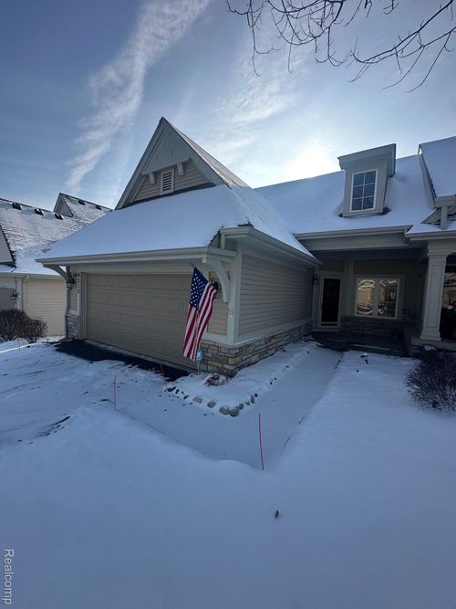 8213 Sequoia Ln, White Lake, MI, 48386-3595 | Card Image