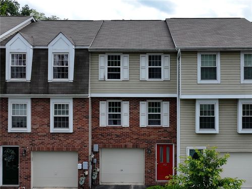 112 Rossmor Ct, West View, PA, 15229-3105 | Card Image