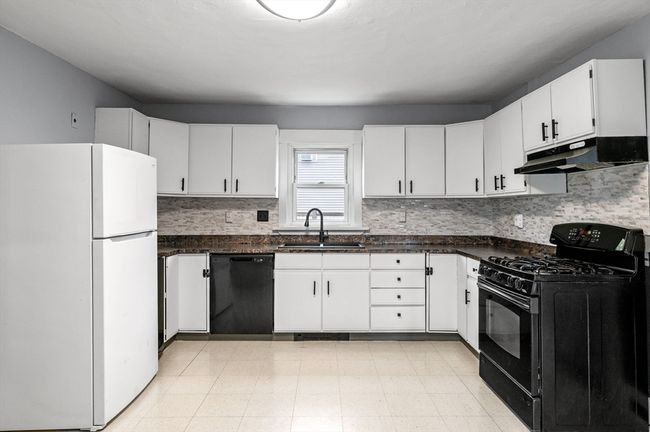 2 Avon St, House other with 3 bedrooms, 2 bathrooms and 4 parking in Peabody MA | Image 10