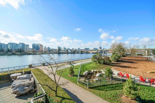 106-8 Smithe Mews, Vancouver, BC, V6B0A5 | Card Image