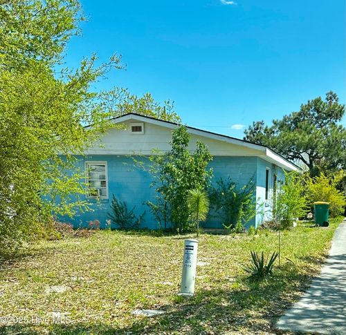 109 S Seventh Ave, Kure Beach, NC, 28449 | Card Image