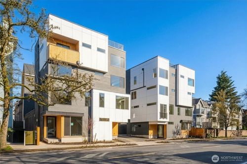 1123 A 10th Ave E, Seattle, WA, 98102 | Card Image