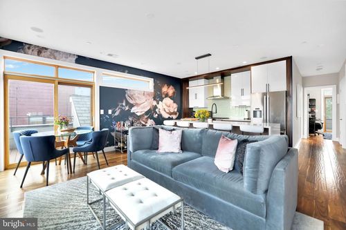 apt-ph3-1337 K St Se, WASHINGTON, DC, 20003-4495 | Card Image