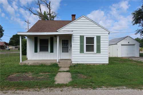 1 Brown Ct, Mattoon, IL, 61938-3090 | Card Image