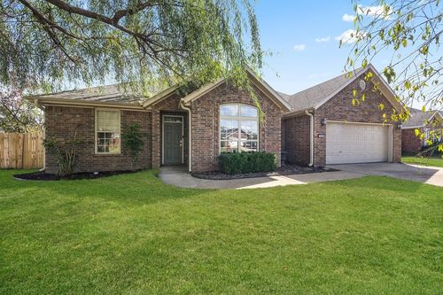 703 Grant Ave, Prairie Grove, AR, 72753-8408 | Card Image