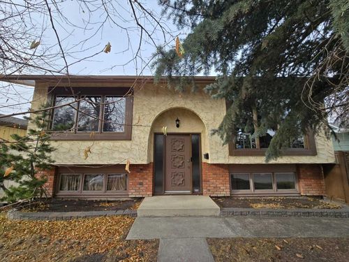 150 Midcrest Cres Se, Calgary, AB, T2X1B6 | Card Image