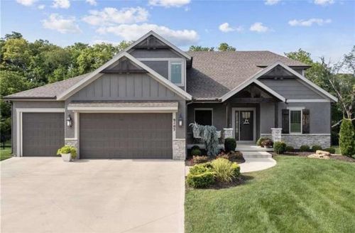 9103 Sw 12th St, Lee's Summit, MO, 64064 | Card Image