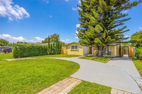 304 68th Ave, Pembroke Pines, FL, 33023-1135 | Card Image
