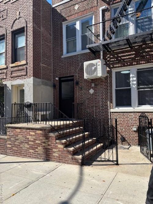 apt-1f-3210 35th St, Astoria, NY, 11106-1147 | Card Image