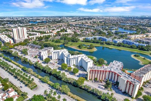 apt-306-9682 Fontainebleau Blvd, Miami, FL, 33172-4121 | Card Image