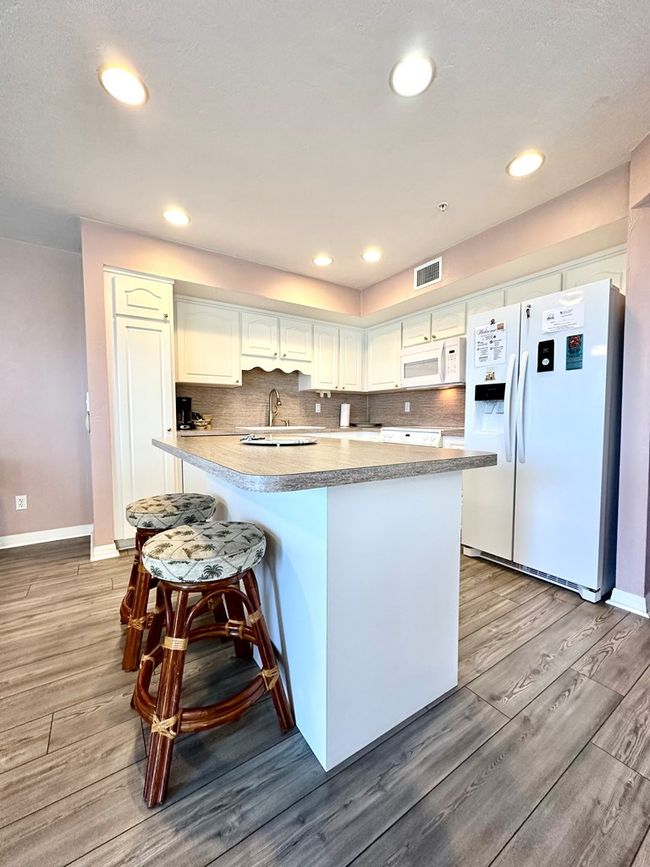 201 - 7041 Depot St, Condo with 2 bedrooms, 2 bathrooms and null parking in Cedar Key FL | Image 6