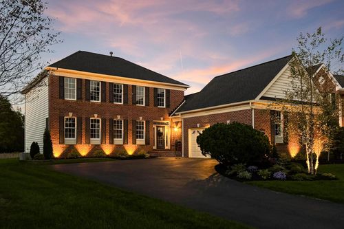 7072 Maynard Pl E, New Albany, OH, 43054-8882 | Card Image