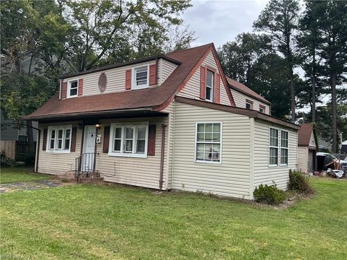 106 Locust Ave, Hampton, VA, 23661-2729 | Card Image