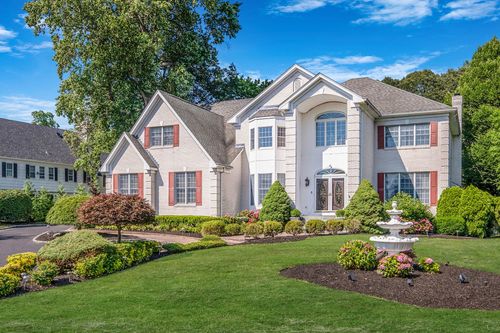 3 Kohlsaat Ct, Smithtown, NY, 11787-1868 | Card Image