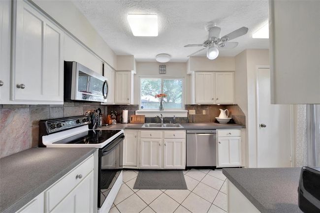 4706 Larksong Ln, House other with 3 bedrooms, 2 bathrooms and 2 parking in Spring TX | Image 12