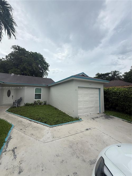 769 Sw 8th Ter, Florida City, FL, 33034-5634 | Card Image