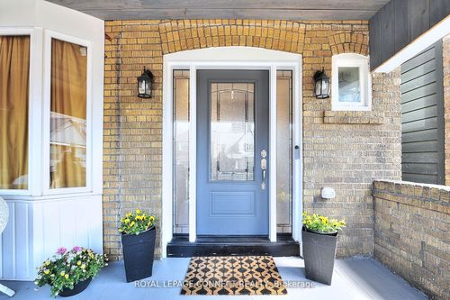 217 Winona Dr, York, ON, M6C3S4 | Card Image