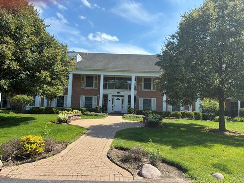 204a-112 Carriage Way Dr, Burr Ridge, IL, 60527-5734 | Card Image