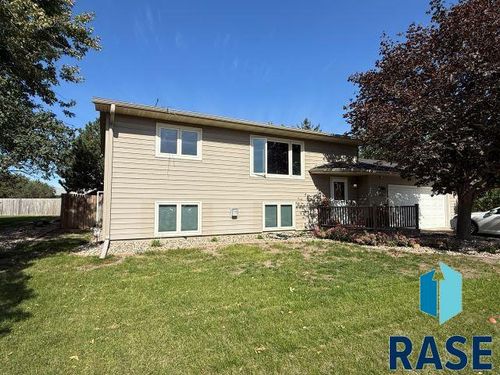 5816 W Nancy St Street, Sioux Falls, SD, 57106-3433 | Card Image