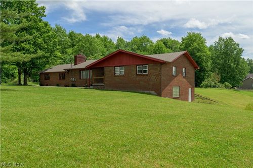 3072 Tallmadge Rd, Kent, OH, 44240-6872 | Card Image