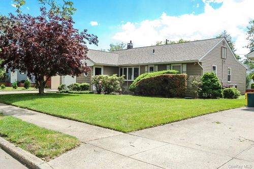32 Sycamore Road, Hempstead, NY, 11581 | Card Image