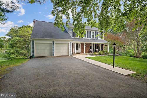 9830 Faust Dr, VIENNA, VA, 22182-1474 | Card Image