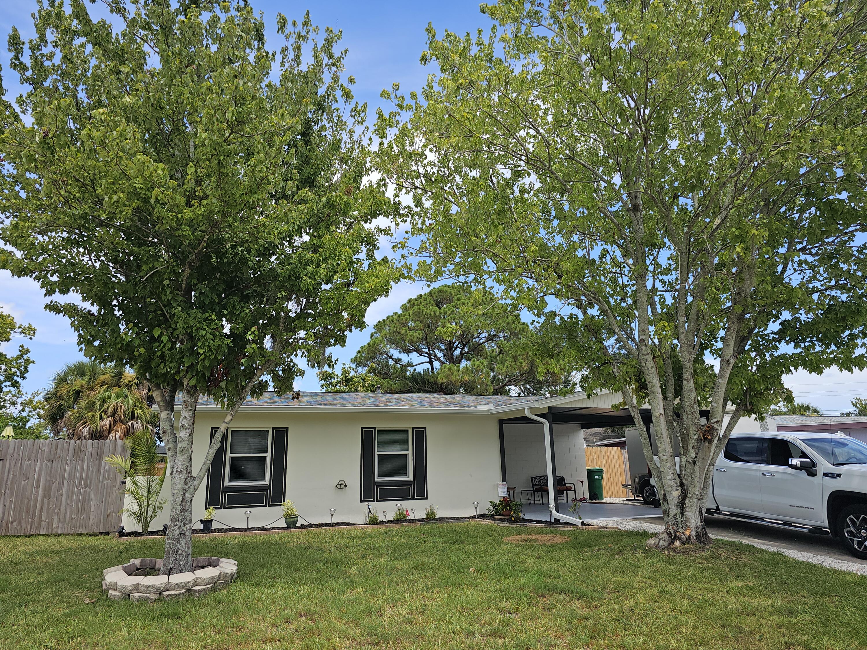 Lee Ave, Rockledge, FL 32955