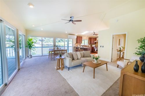 1343 Maleko St, Kailua, HI, 96734-4566 | Card Image