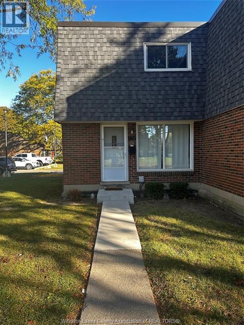 39-270 Victoria St S, Amherstburg, ON, N9V2K5 | Card Image