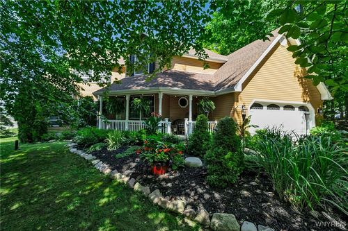 1898 Hanley Dr, Lake View, NY, 14085-9704 | Card Image