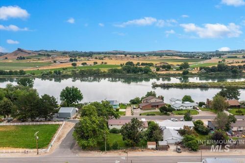 302 River View Dr, Marsing, ID, 83639-5136 | Card Image