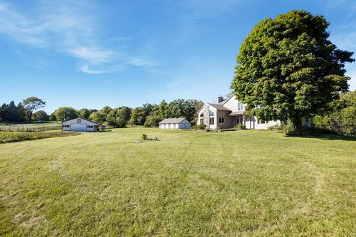 W344S3381 Moraine Hills Drive, OTTAWA, WI, 53118 | Card Image