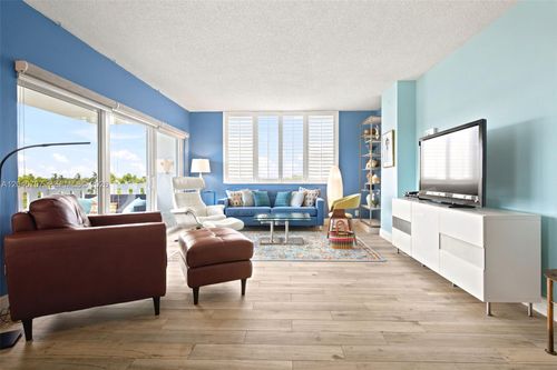 611-4350 Hillcrest Dr, Hollywood, FL, 33021 | Card Image