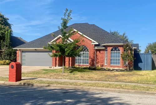 7659 Crosstimbers Ln, North Richland Hills, TX, 76182-7055 | Card Image