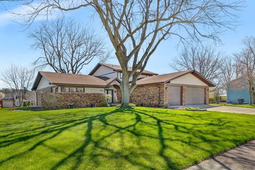 108 Deerpath Dr, Minooka, IL, 60447-8742 | Card Image