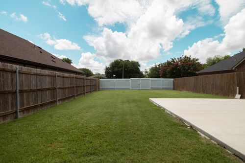 1370 Eastview St, Fort Worth, TX, 76134-5564 | Card Image